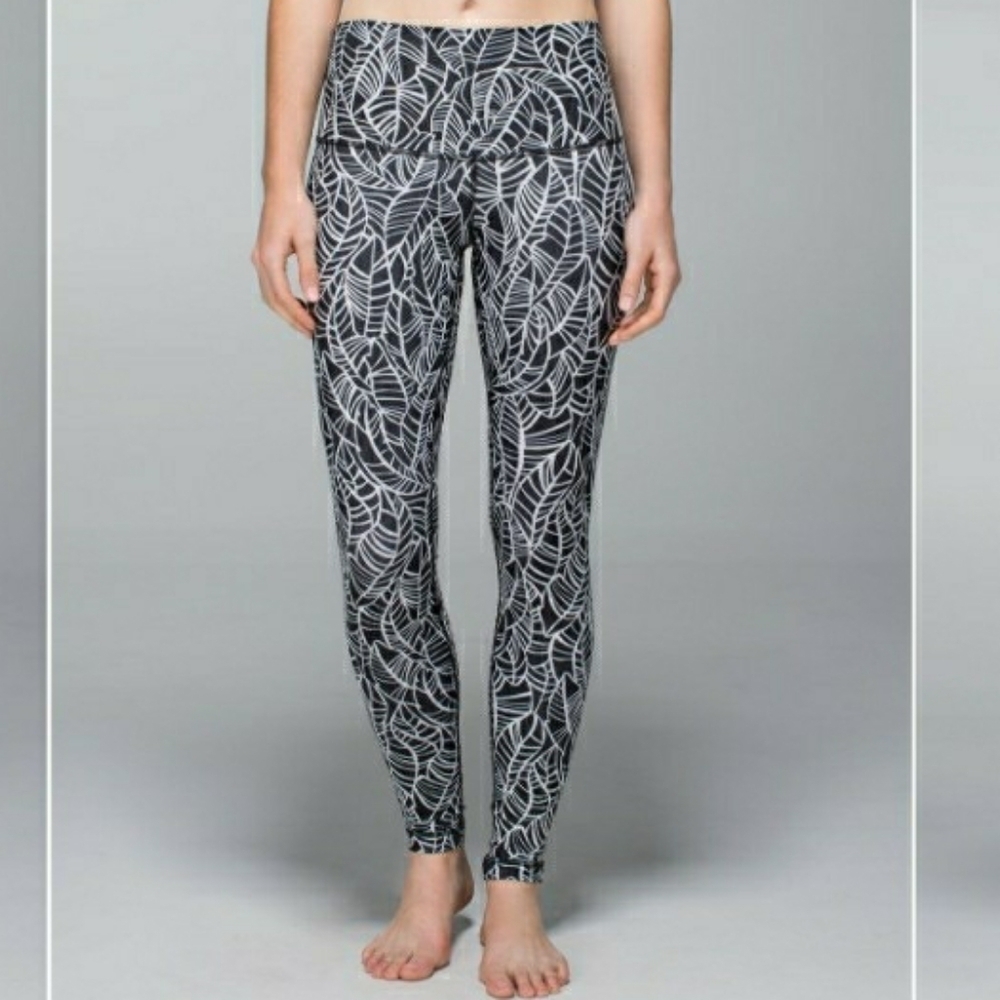 Lululemon Wunder Under Pant Luxtreme Roll‎ Down Size 2